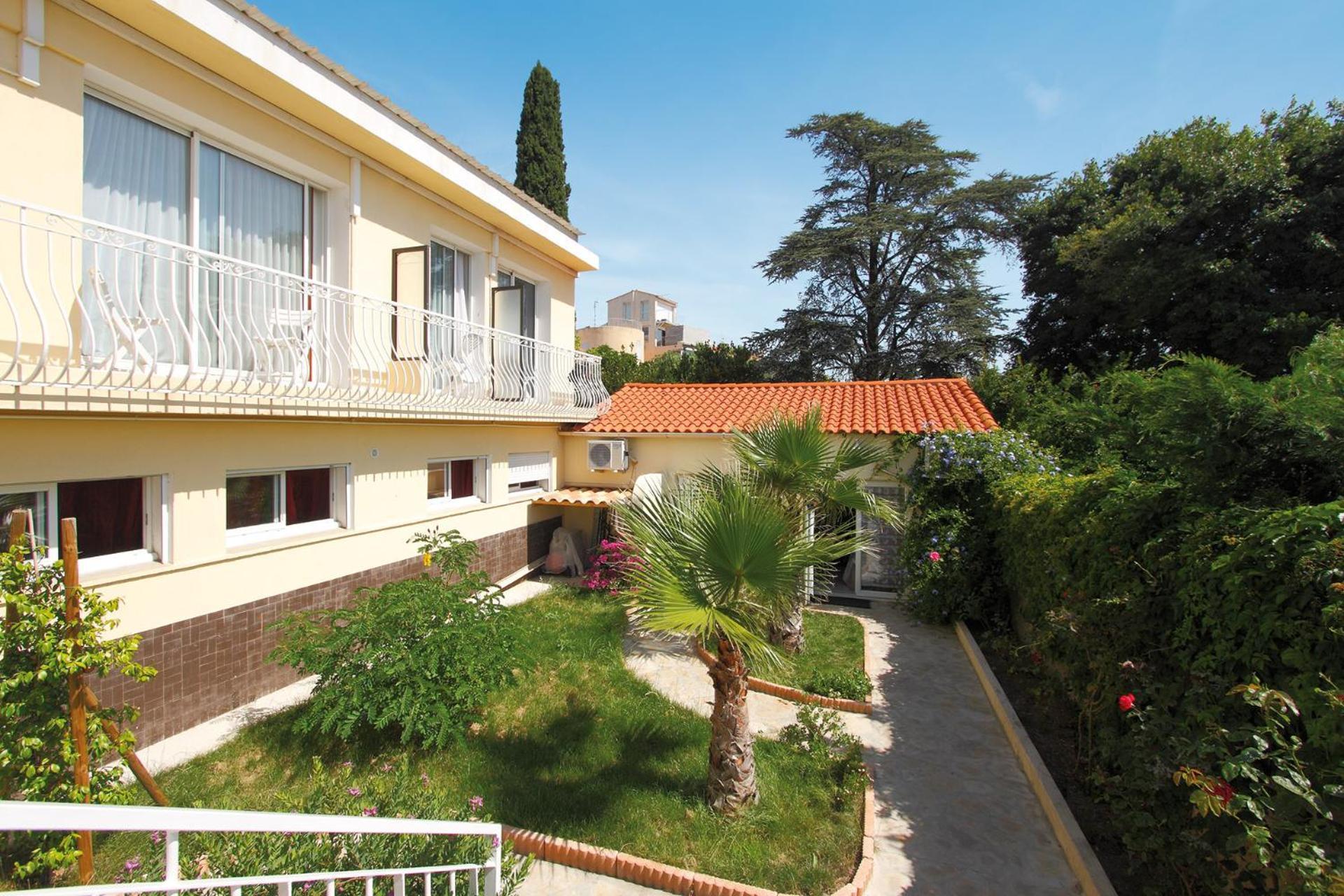 Hotel La Croix De Malte La Ciotat Eksteriør bilde